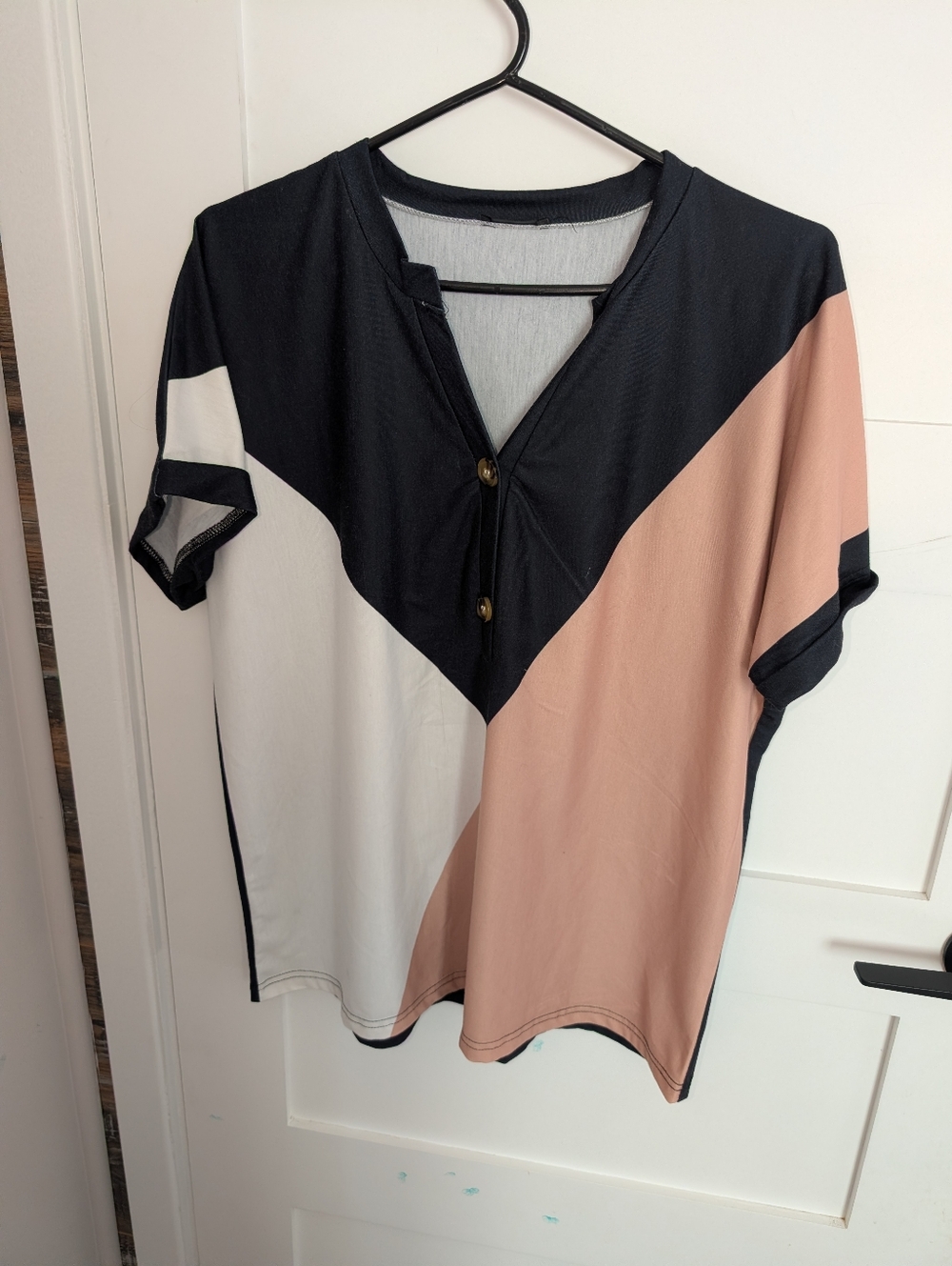 Colorblock V‑Neck Short Sleeve Top in Black, White & Blush